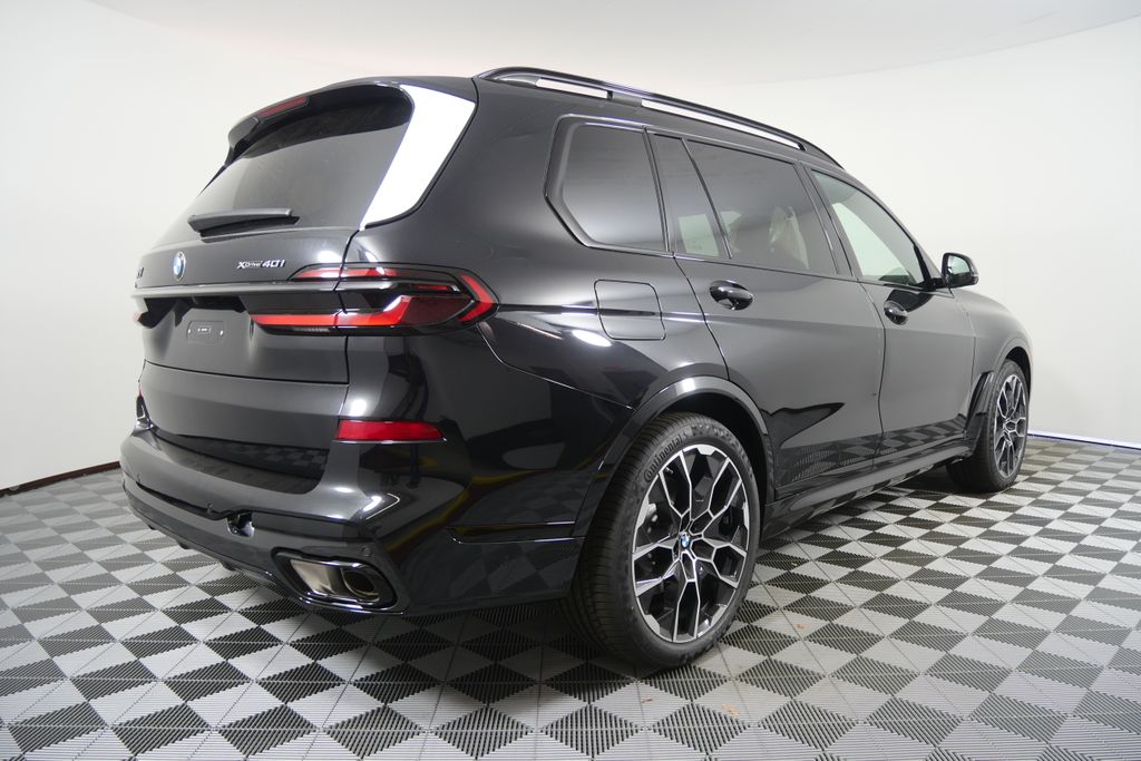 Thumbnail: 2026 BMW X7 - 3