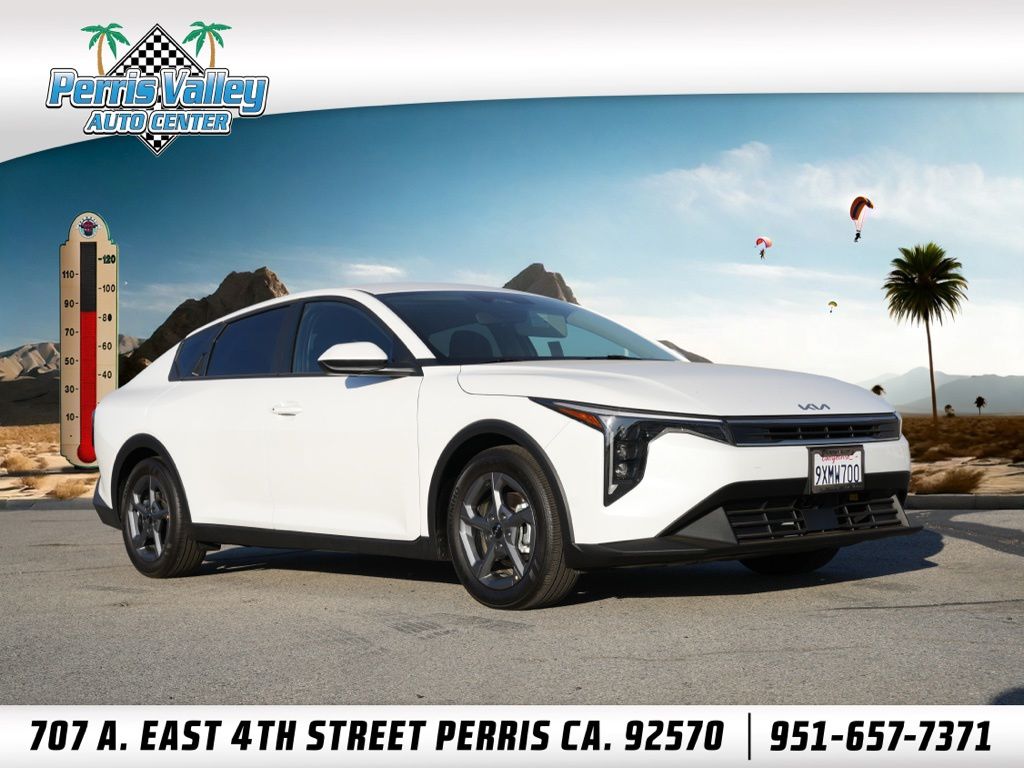 2025 Kia K4 LXS