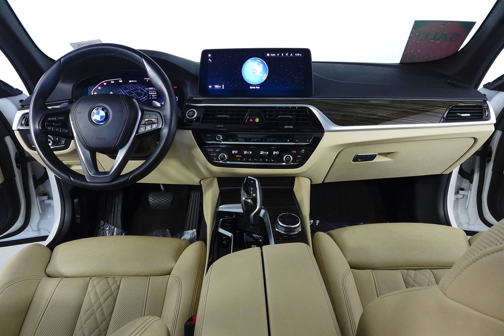 Thumbnail: 2023 BMW 5 Series - 25