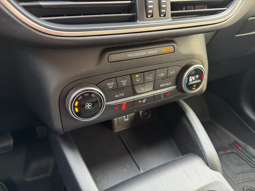 Thumbnail: 2020 Ford Escape - 32