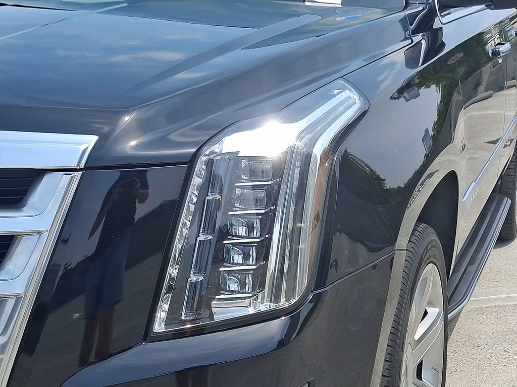 Thumbnail: 2018 Cadillac Escalade - 11