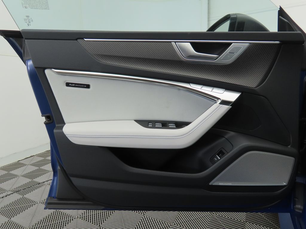Thumbnail: 2025 Audi RS 7 - 24