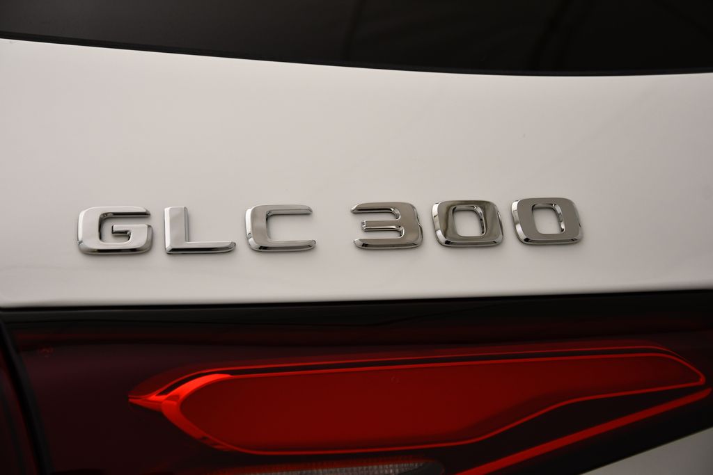 Thumbnail: 2025 Mercedes-Benz GLC - 9