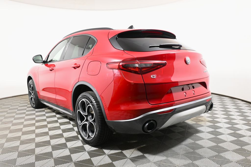 Thumbnail: 2022 Alfa Romeo Stelvio - 6
