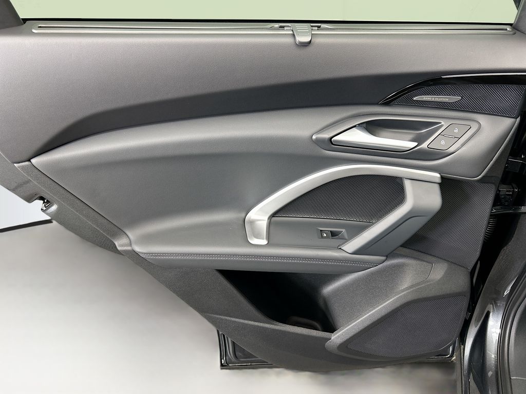 Thumbnail: 2025 Audi Q5 - 26