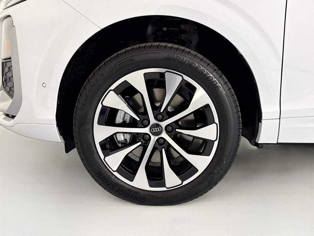 Thumbnail: 2026 Audi Q3 - 32