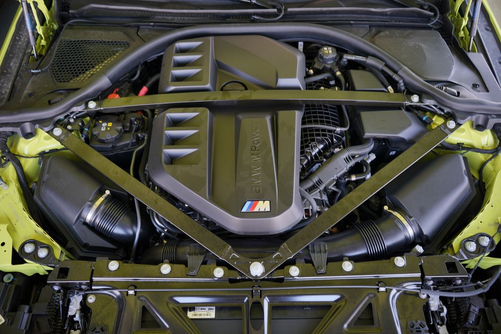 Thumbnail: 2025 BMW M2 - 24