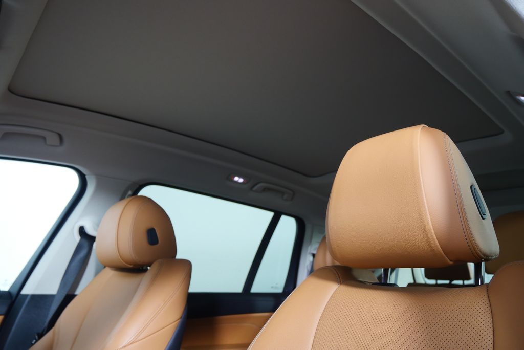 2022 BMW X7 xDrive40i 11