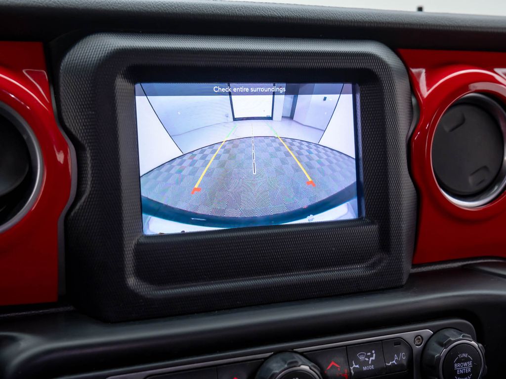 2020 Jeep Wrangler Unlimited Sahara photo