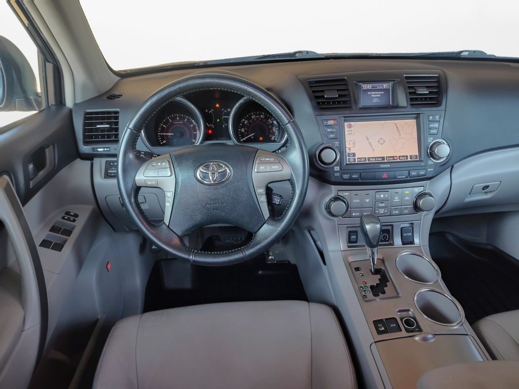 Used Car 2009 Toyota Highlander  Base For Sale Under $10,000 In Austin, Texas