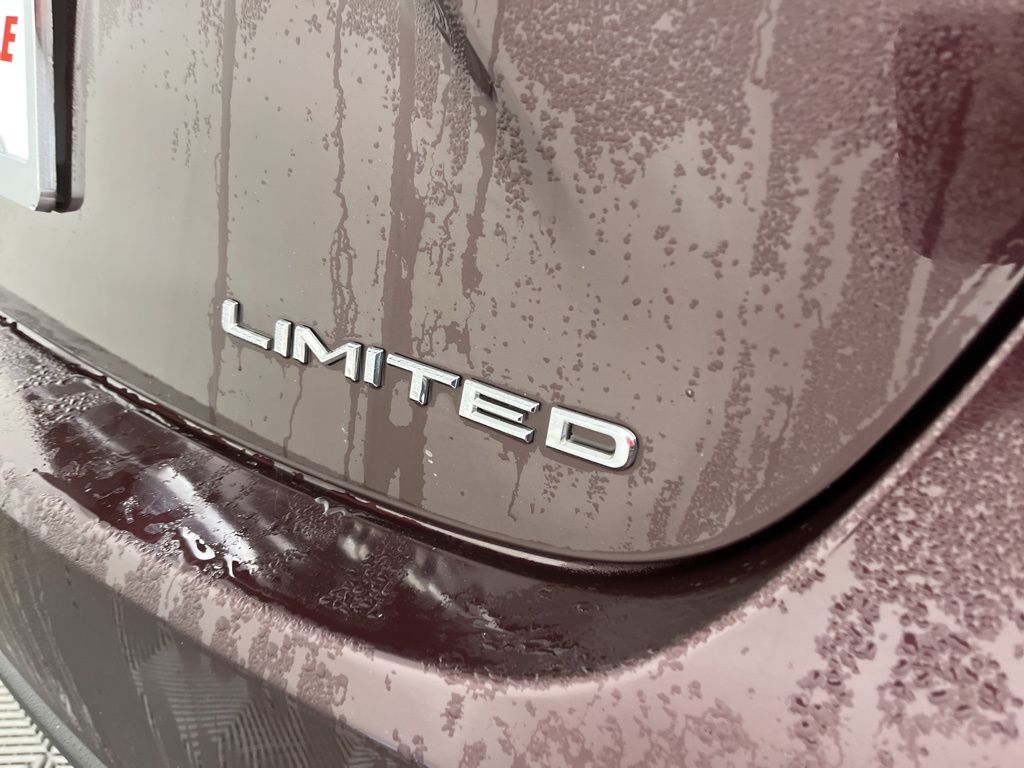 Thumbnail: 2013 Toyota Avalon - 19