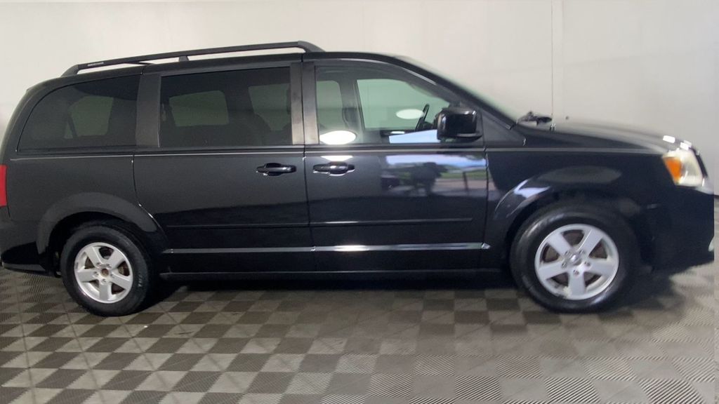 2013 Dodge Grand Caravan SXT photo