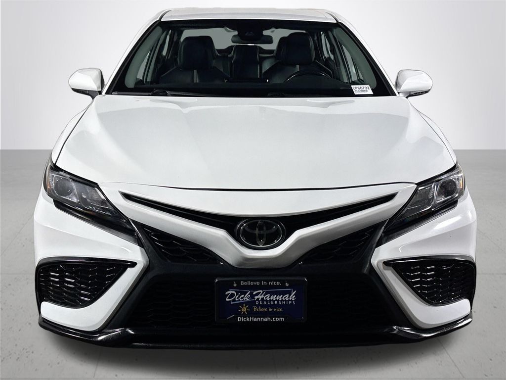 2023 Toyota Camry SE photo 3