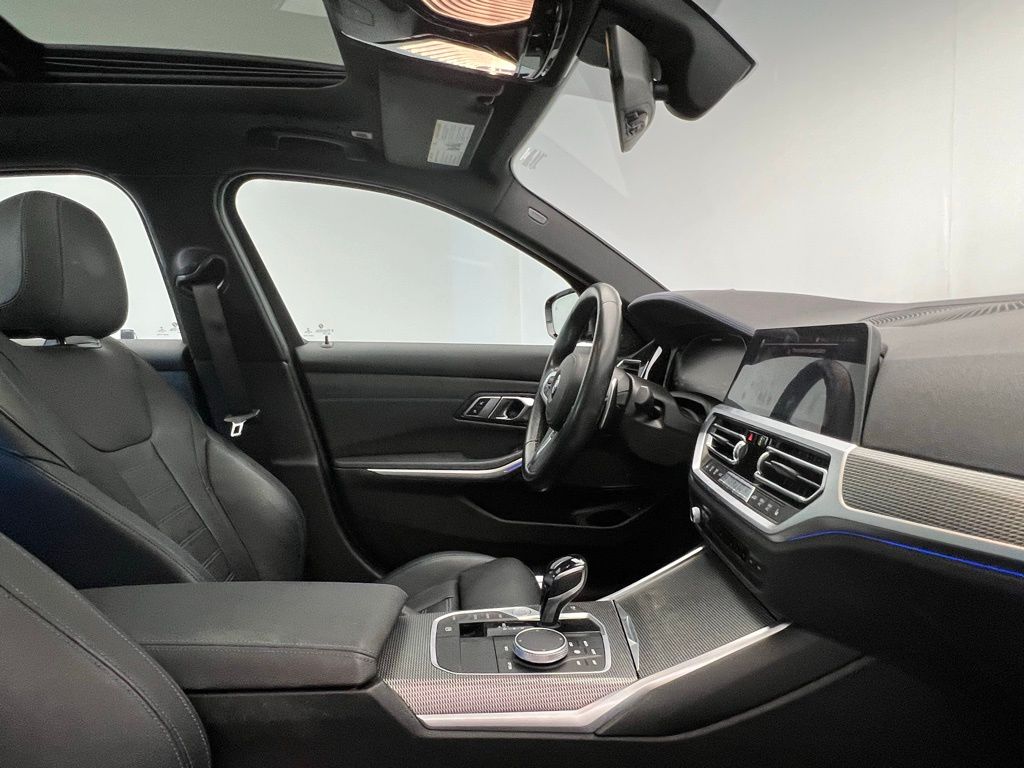 Thumbnail: 2021 BMW 3 Series - 6