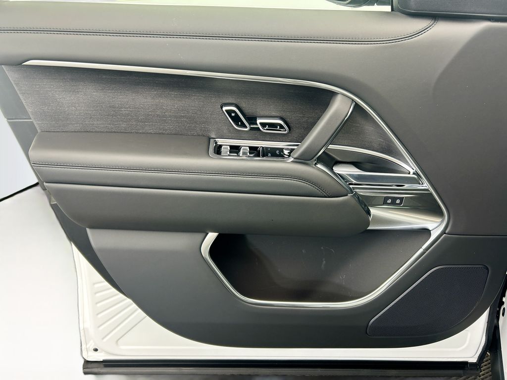 Thumbnail: 2026 Land Rover Range Rover - 24