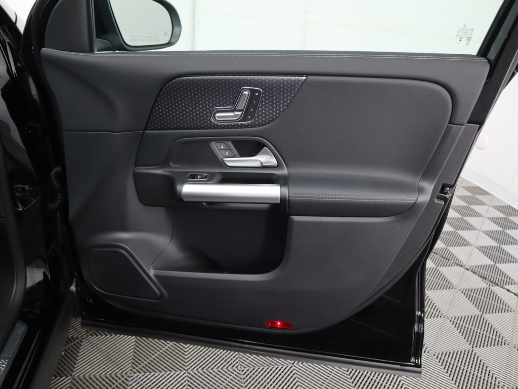 2025 Mercedes-Benz GLA 250 26