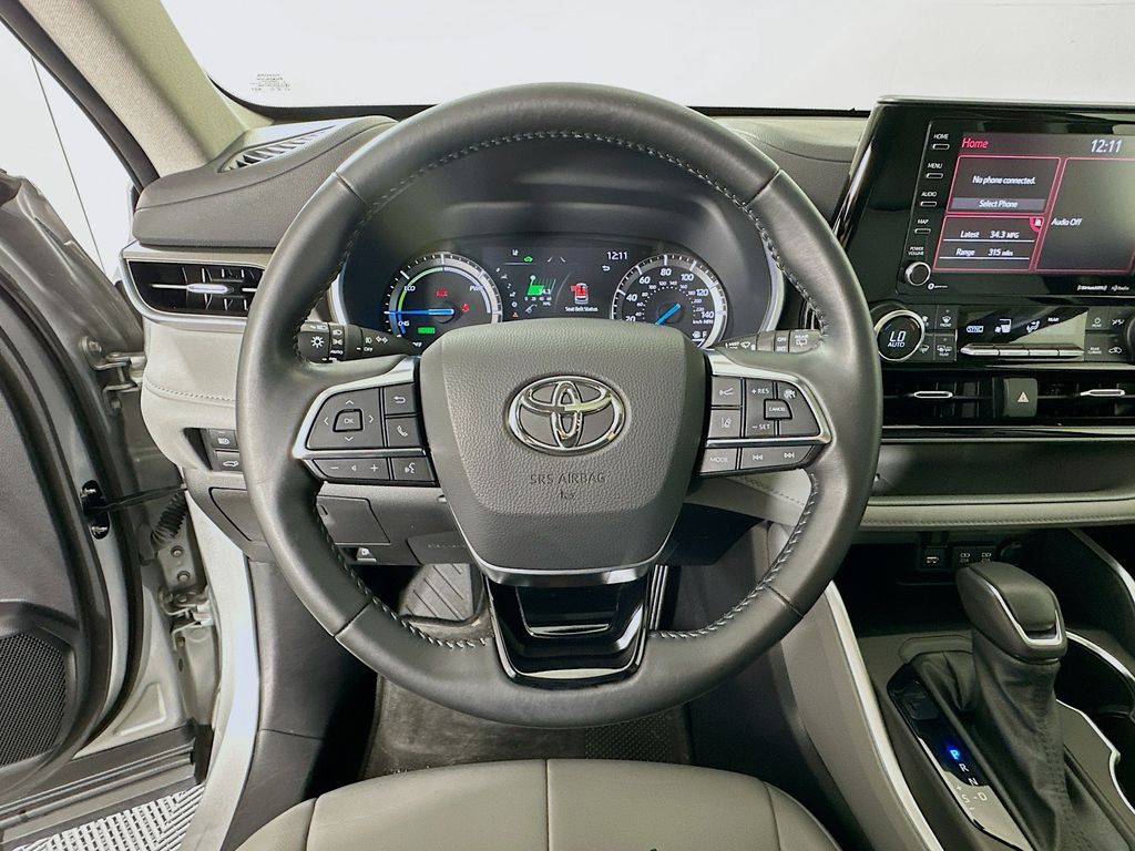 Thumbnail: 2021 Toyota Highlander - 11