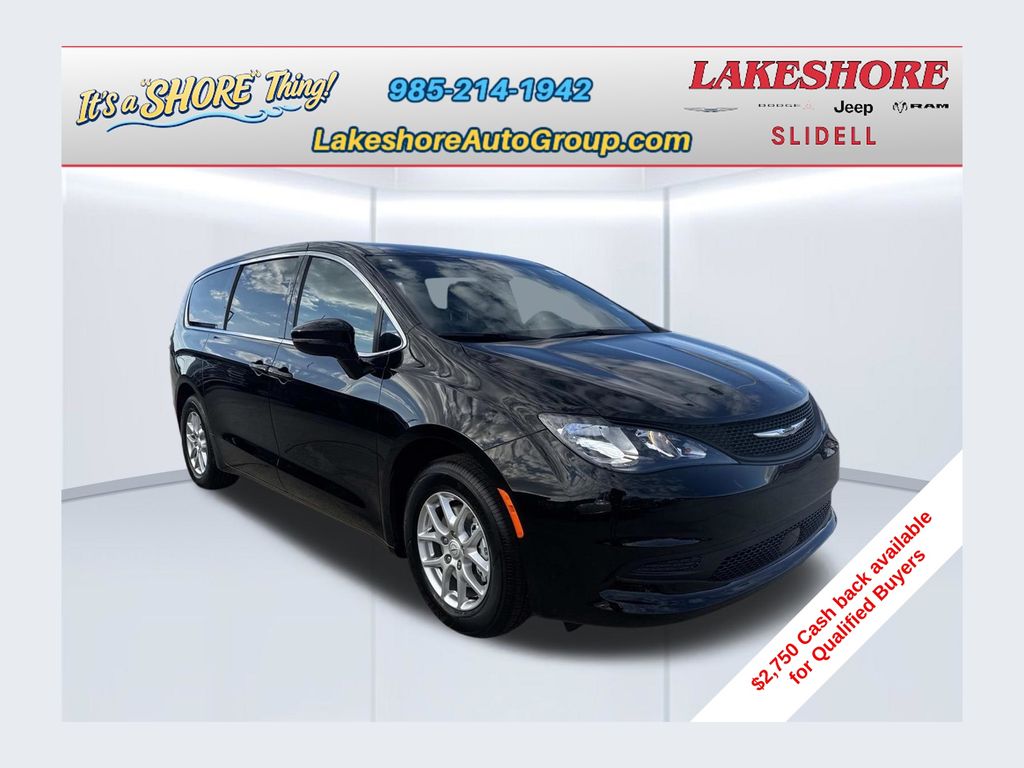 Diamond Black Crystal Pearlcoat 2026 Chrysler Voyager Minivan Front-Wheel Drive 9-Speed Automatic