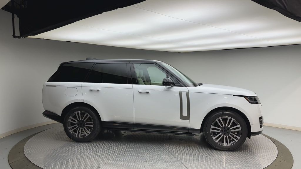 Thumbnail: 2026 Land Rover Range Rover - 9