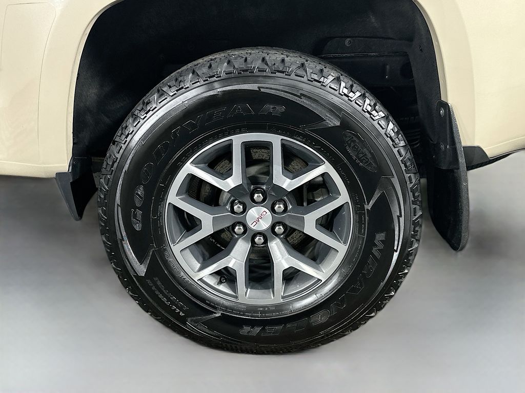 Used 2021 Beige GMC AT4 w/Cloth image 34