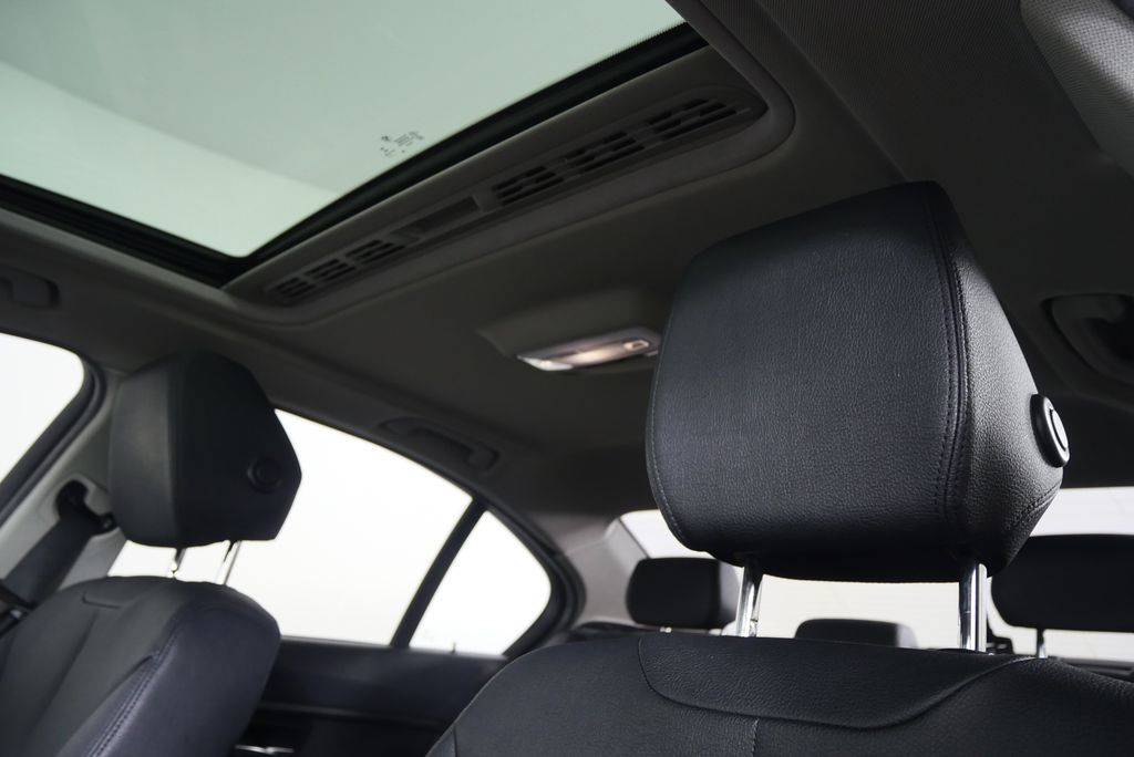 2015 BMW 3 Series 320i xDrive 12