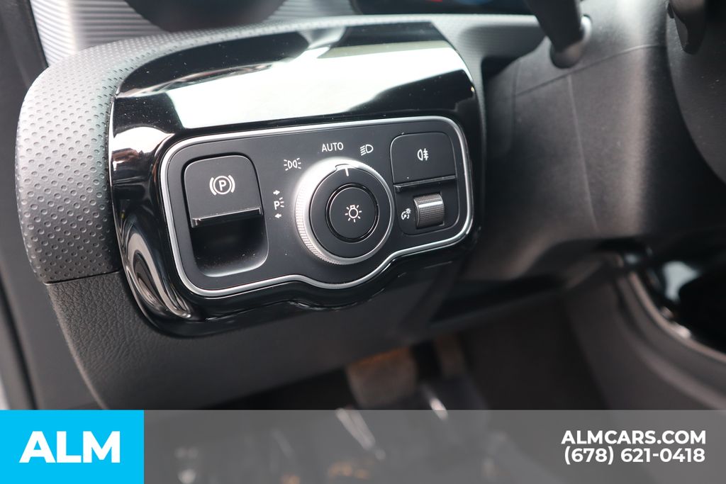 Used 2022 Gray Mercedes-Benz A 220 image 18
