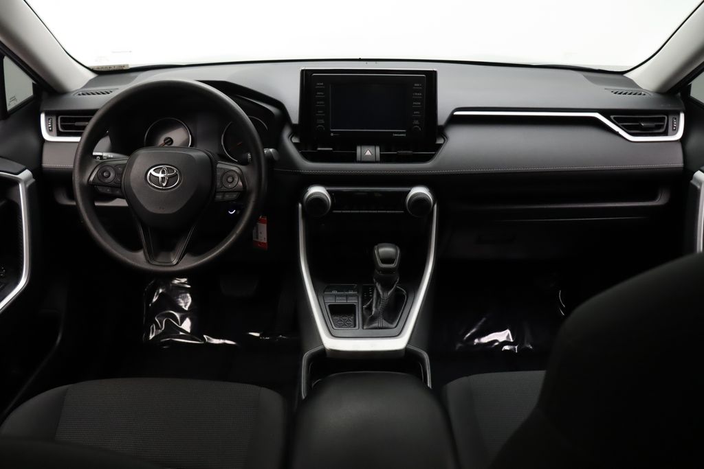 2021 Toyota RAV4 LE 24