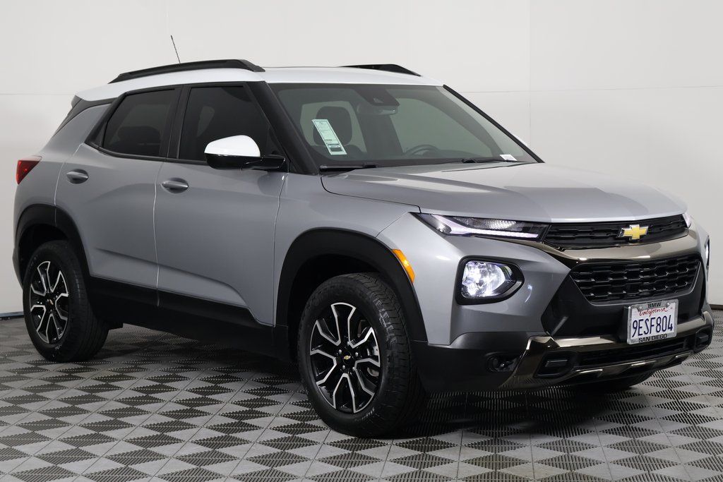 Thumbnail: 2023 Chevrolet TrailBlazer - 3