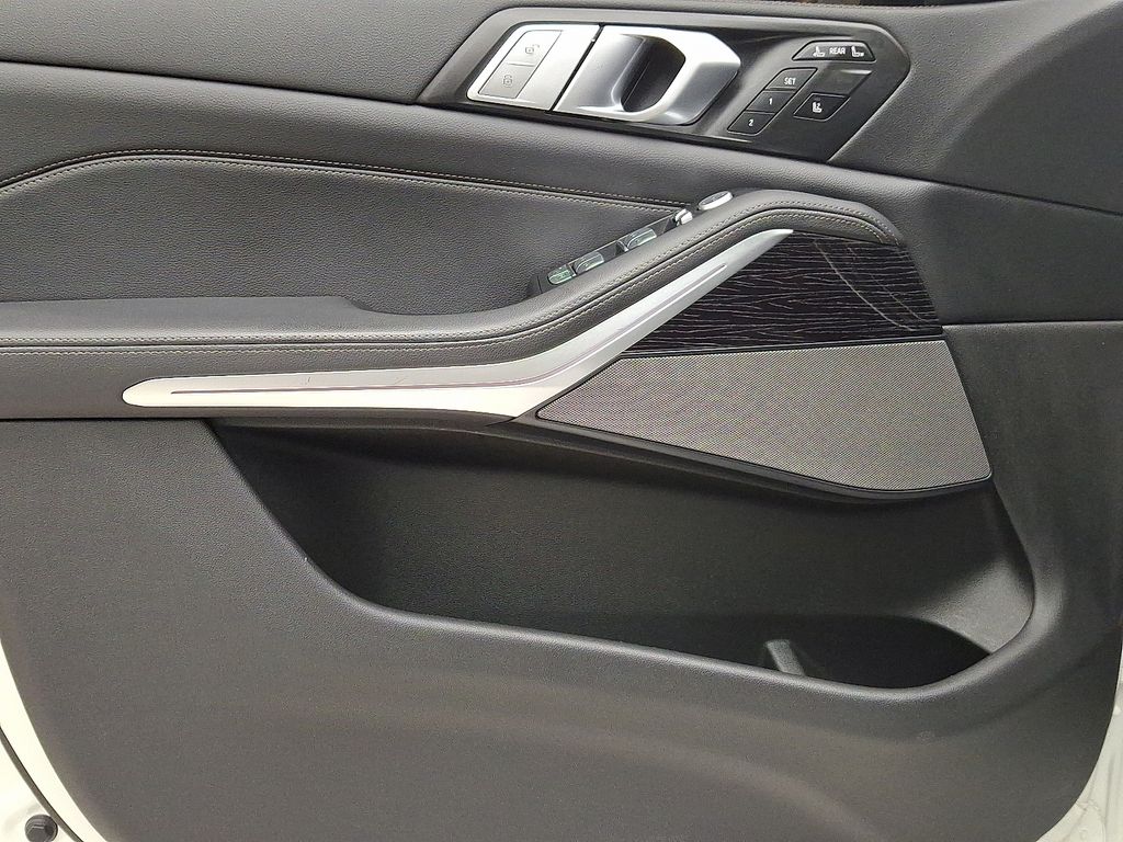 Thumbnail: 2020 BMW X7 - 14