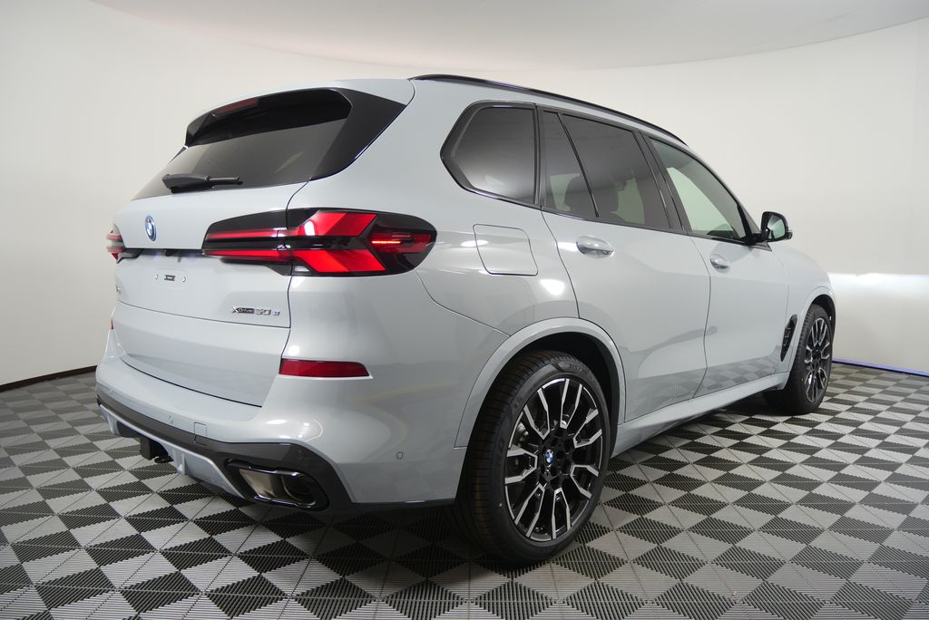 Thumbnail: 2026 BMW X5 - 3