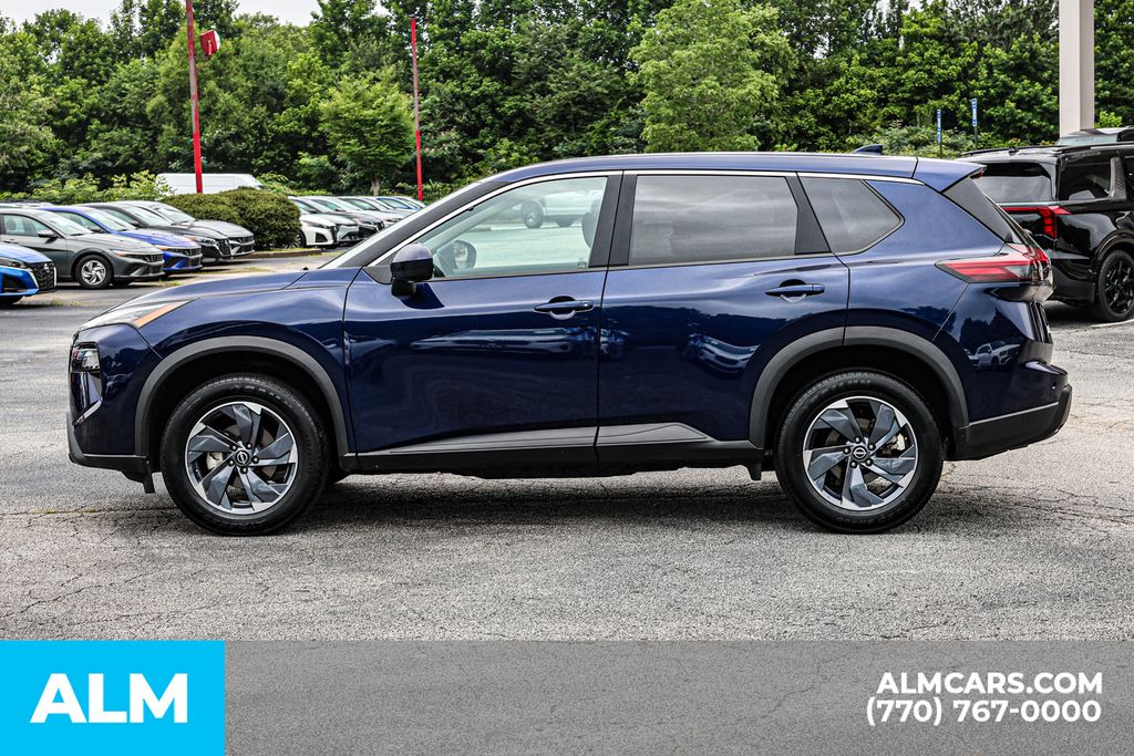 Used 2025 Blue Nissan SV image 9