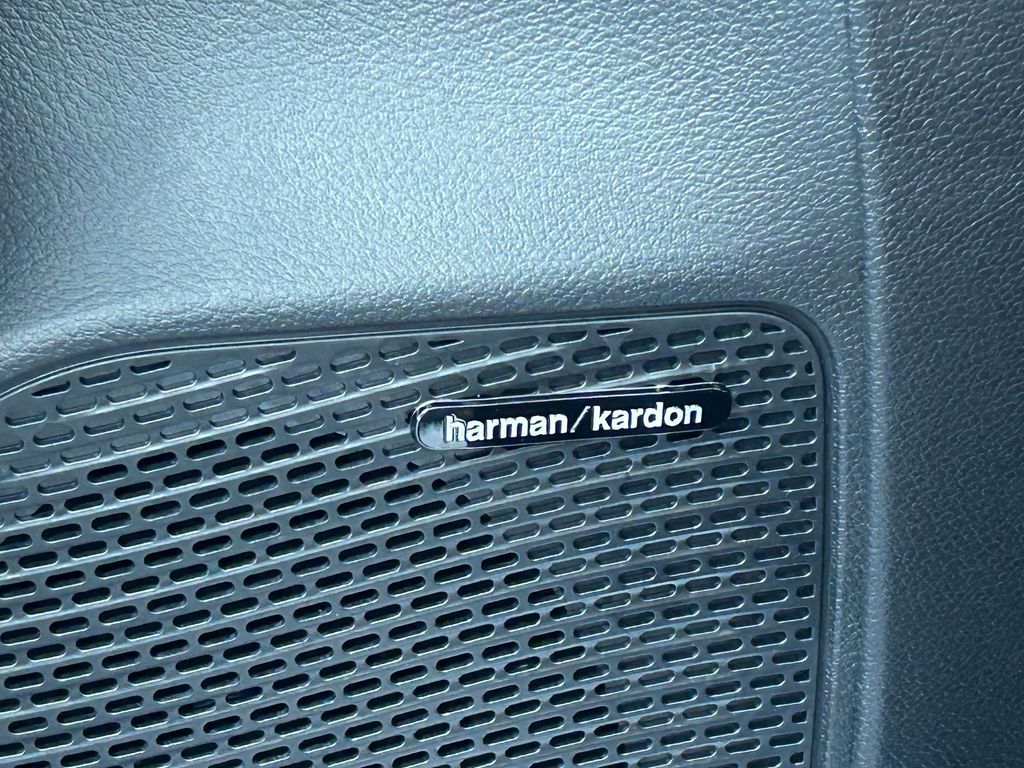 New 2026 Bright White Clearcoat Chrysler Pinnacle image 14