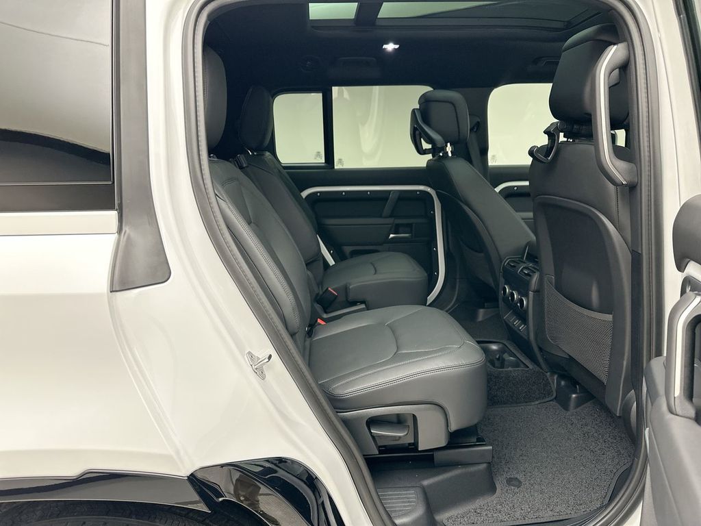 Thumbnail: 2026 Land Rover Defender - 7