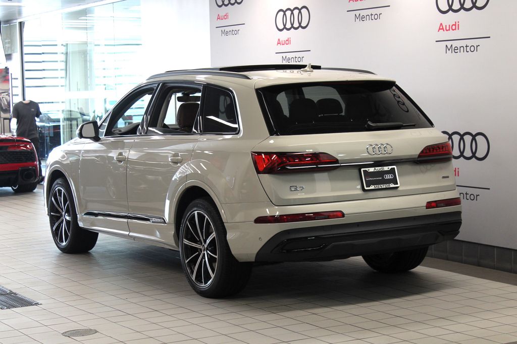 Thumbnail: 2023 Audi Q7 - 4