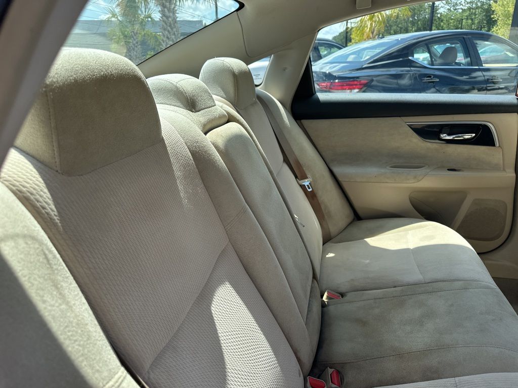 2013 Cayenne Red Metallic Nissan Altima 2.5 S FWD Sedan