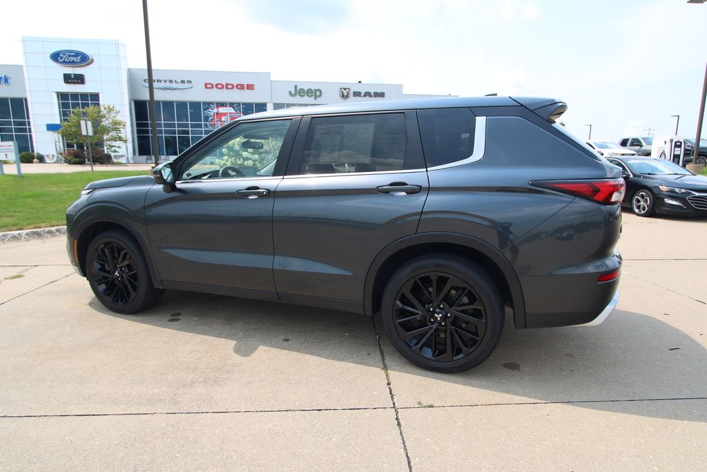 Used 2024 Mitsubishi Outlander SUV