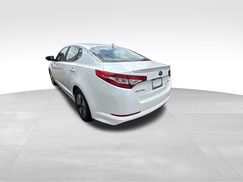 Used 2013 White Kia LX image 4