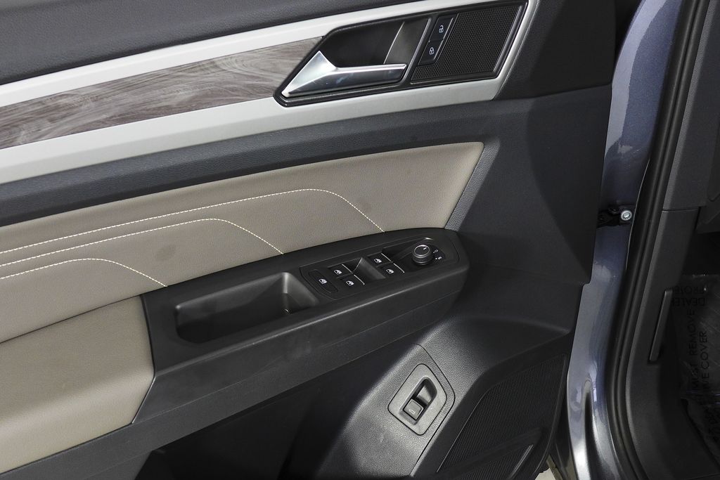 Thumbnail: 2023 Volkswagen Atlas - 12