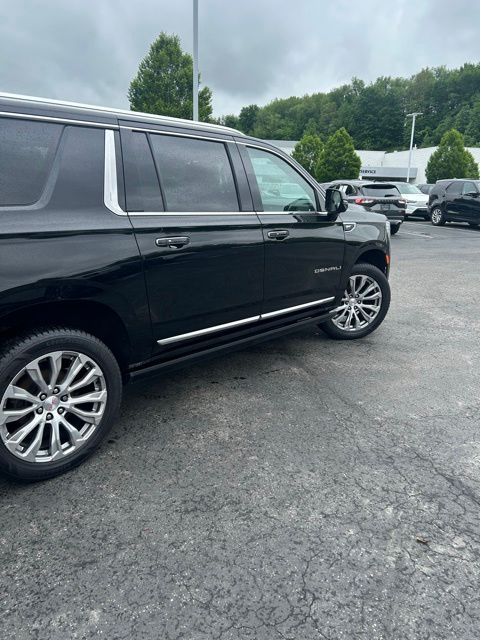 Used 2022 Black GMC Denali image 6