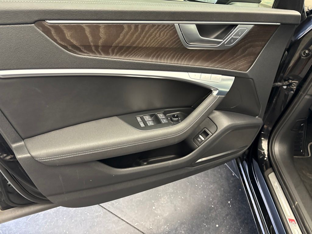 Thumbnail: 2021 Audi A6 - 4