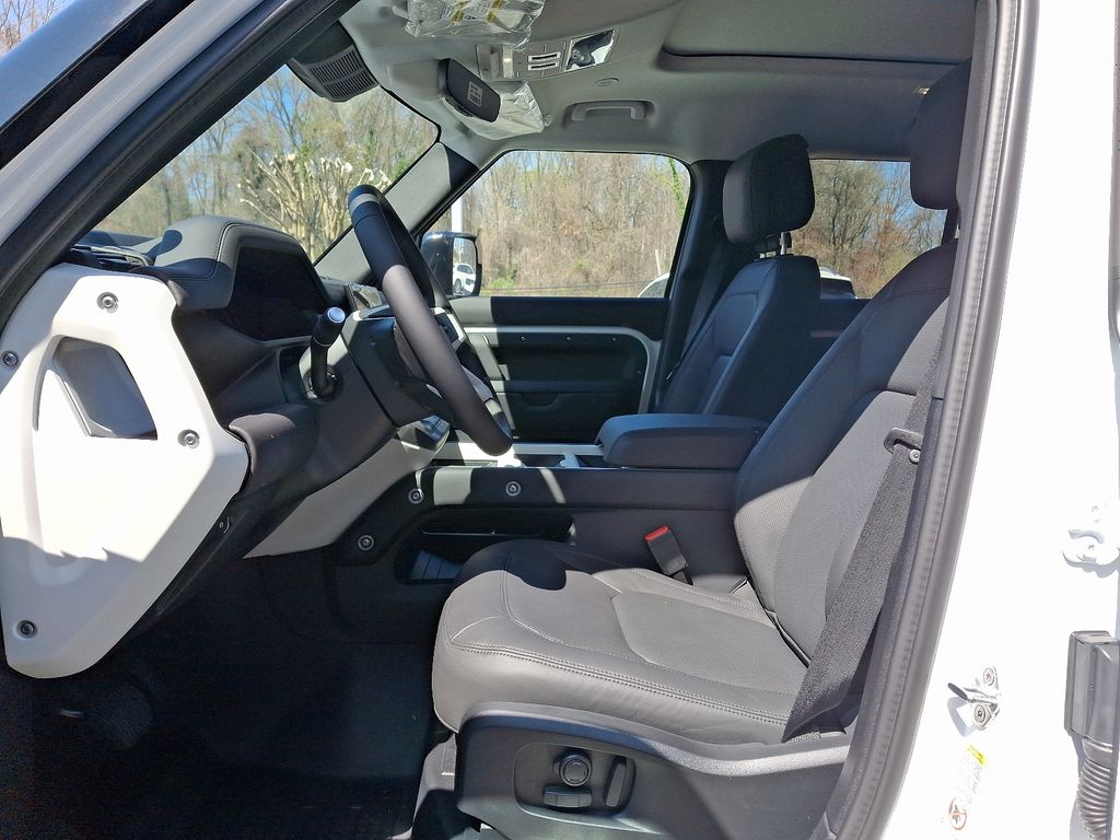 2025 Land Rover Defender 110 11