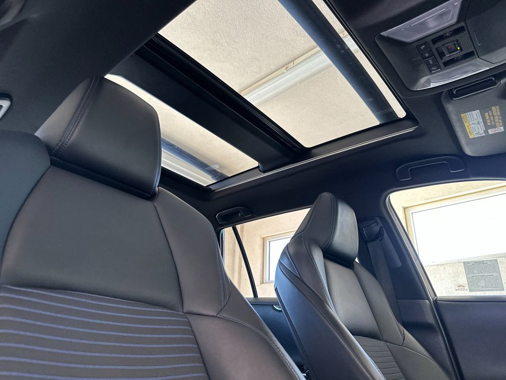 2020 Toyota RAV4 XSE - Photo 16