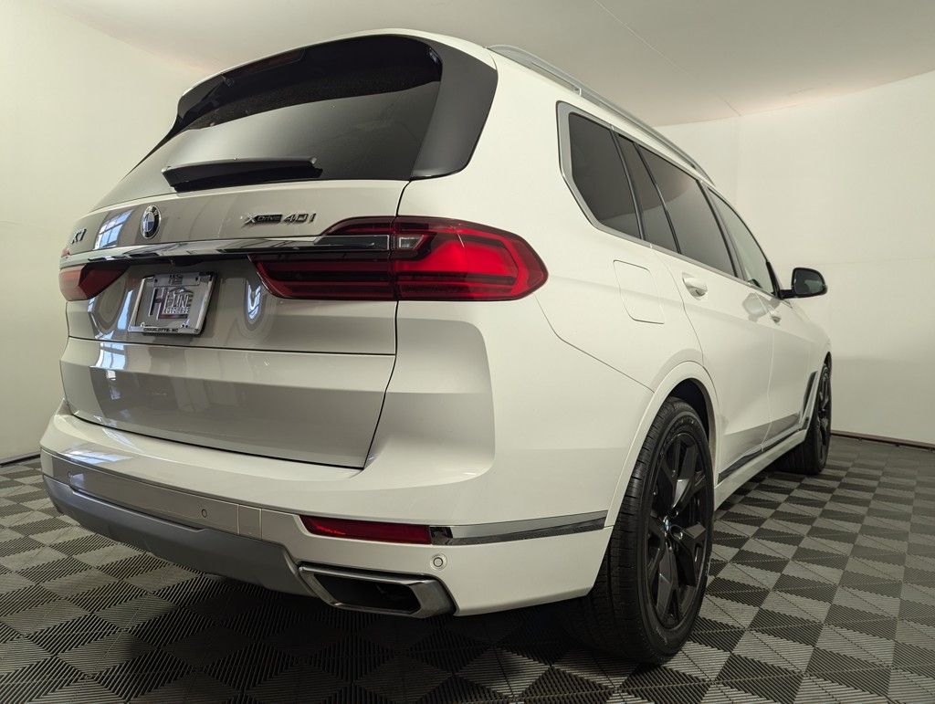 2022 BMW X7 xDrive40i photo