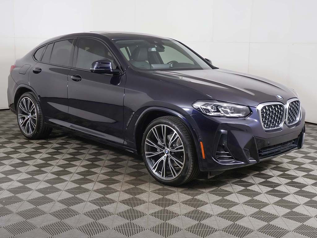 Used 2023 Black BMW xDrive30i image 2