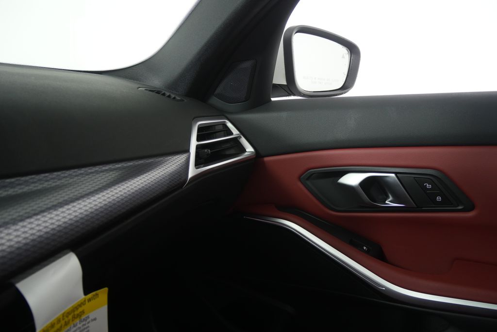 Thumbnail: 2025 BMW 3 Series - 27