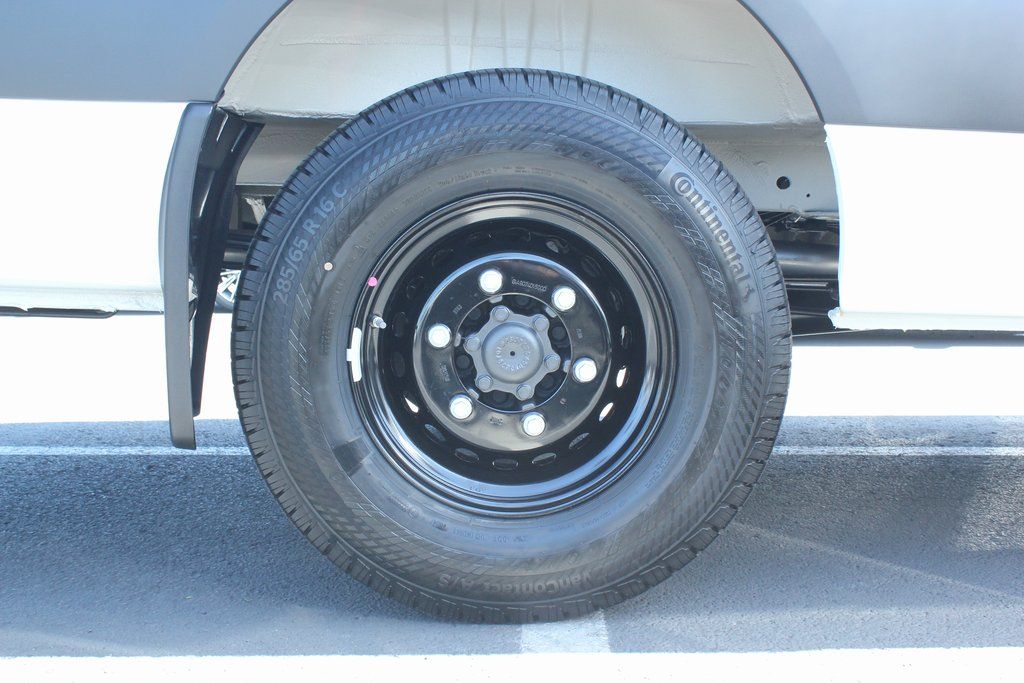 Thumbnail: 2025 Mercedes-Benz Sprinter - 10