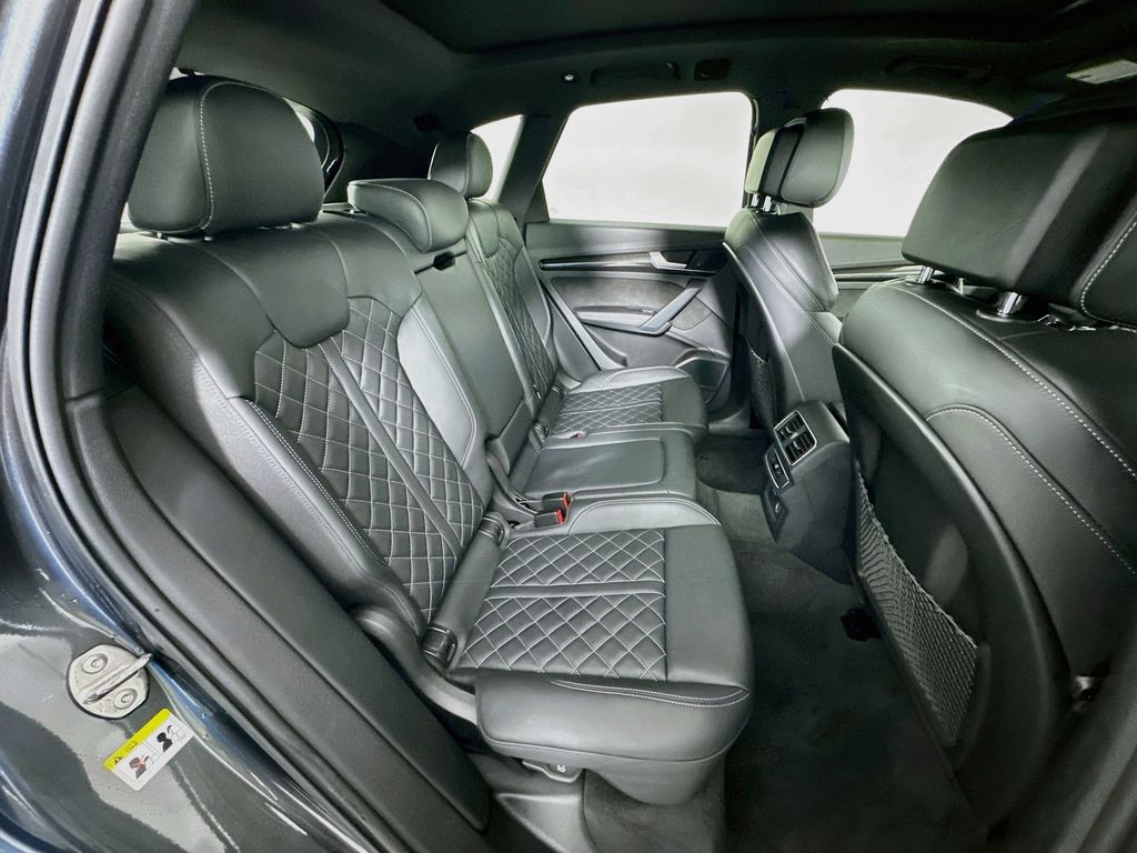 Thumbnail: 2019 Audi SQ5 - 28