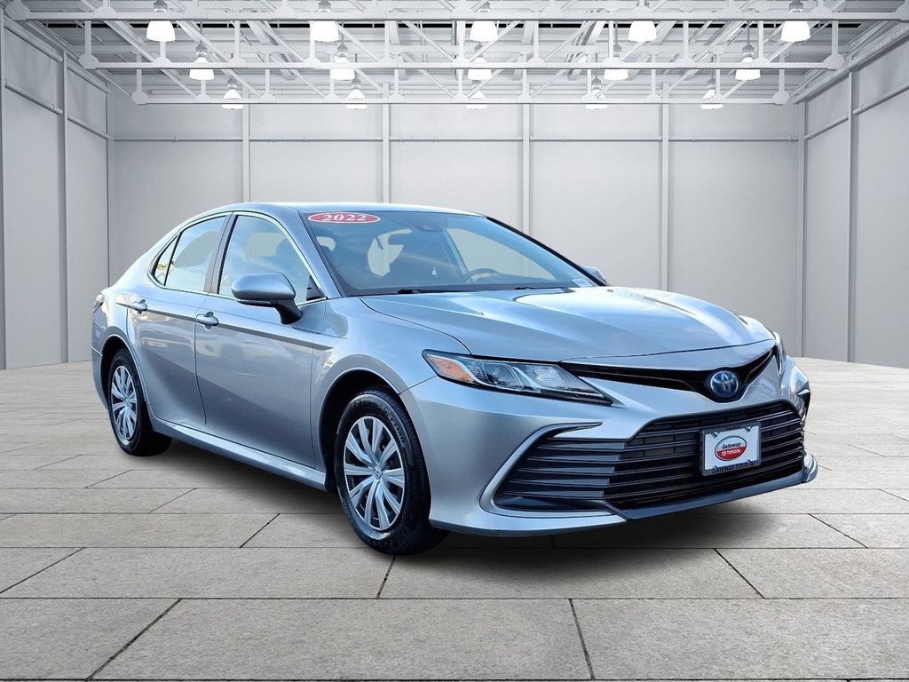 2022 Toyota Camry LE 3