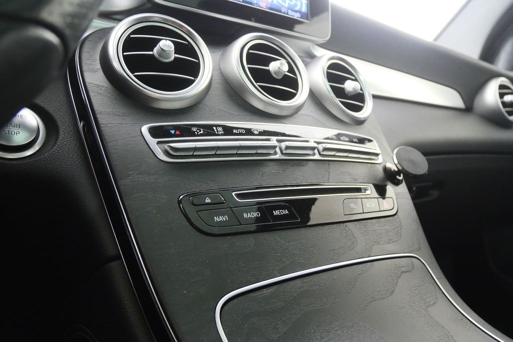 Thumbnail: 2018 Mercedes-Benz GLC - 25