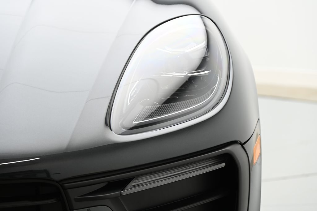 Thumbnail: 2024 Porsche Macan - 9